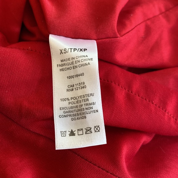 Dynamite ladies romper in gorgeous red color. Size extra small. - Picture 6 of 11